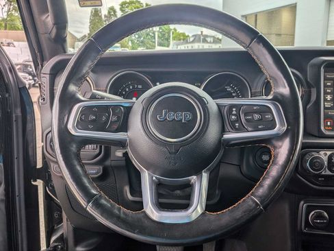 Used 2021 Jeep Wrangler Unlimited Sahara AWD/4WD image 18
