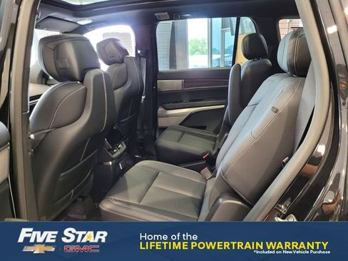 New 2026 Cadillac Vistiq Luxury w/ LPO, Floor Liner Package AWD/4WD image 6