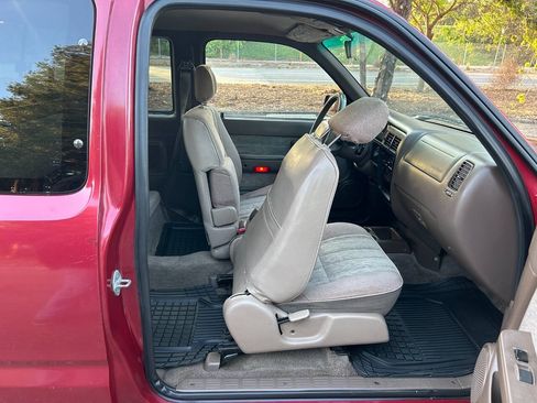 Used 1999 Toyota Tacoma 2WD Xtracab image 30