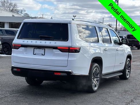 Used 2023 Jeep Wagoneer L Series II image 36