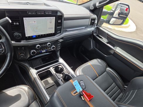 Used 2024 Ford F250 Platinum AWD/4WD image 21