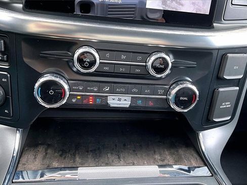 Used 2022 Ford F150 Lariat w/ Equipment Group 502A High image 33