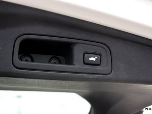 Used 2020 Honda Pilot Touring image 16