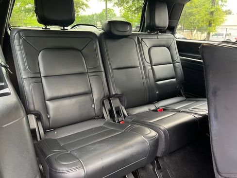 Used 2021 Lincoln Navigator Reserve AWD/4WD image 19