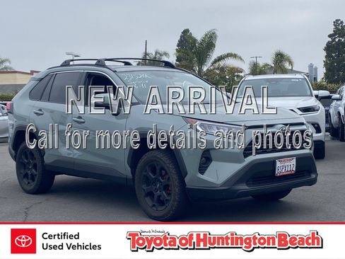 Used 2020 Toyota RAV4 XLE w/ Convenience Package AWD/4WD image 1