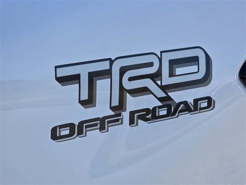 Used 2024 Toyota Tacoma TRD Off-Road image 27