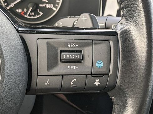 Used 2022 Nissan Pathfinder SV image 21