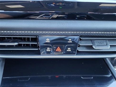 Certified 2024 Volkswagen Atlas Cross Sport SE w/ Panoramic Sunroof Package image 21