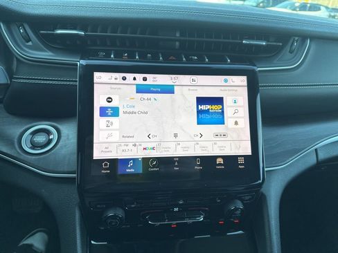 Used 2023 Jeep Grand Cherokee L Limited w/ Trailer Tow Group (B) image 9