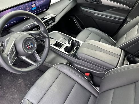 Used 2025 Buick Enclave Preferred image 10