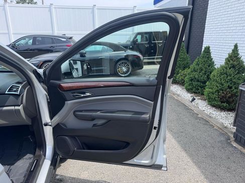 Used 2011 Cadillac SRX Luxury AWD/4WD image 24