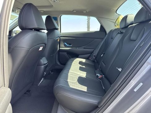 New 2025 Hyundai Elantra Limited image 33
