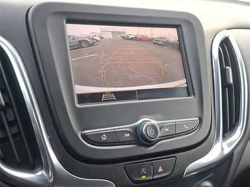 Used 2023 Chevrolet Equinox LT image 17