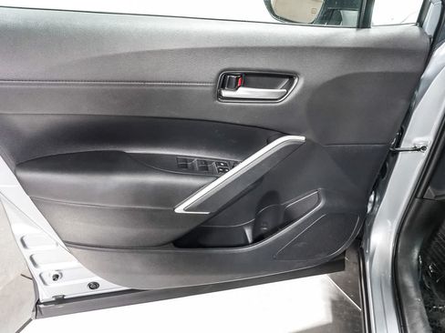 Certified 2025 Toyota Corolla Cross XLE FWD image 22