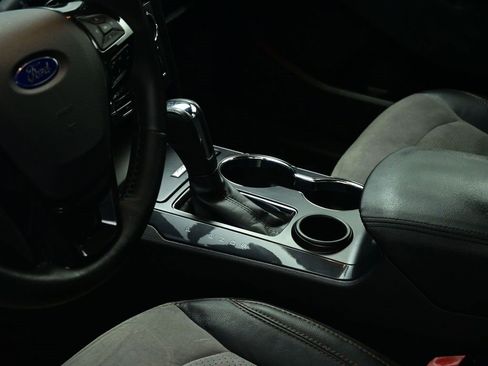 Used 2017 Ford Explorer XLT w/ Equipment Group 202A image 18