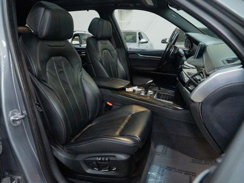 Used 2018 BMW X5 xDrive50i w/ M Sport Package image 38