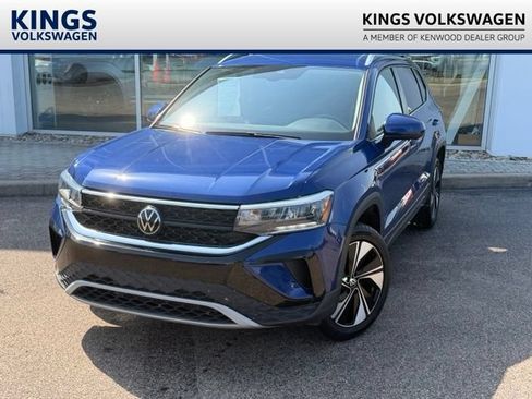 Certified 2024 Volkswagen Taos SE AWD/4WD image 1
