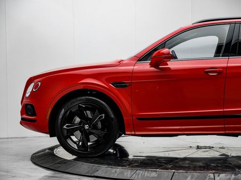 Used 2019 Bentley Bentayga image 6