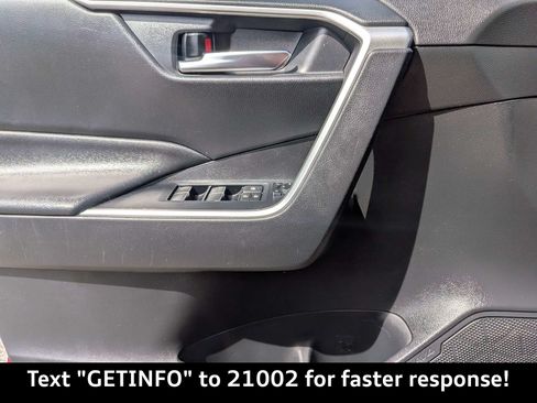 Used 2020 Toyota RAV4 XLE Premium FWD image 28