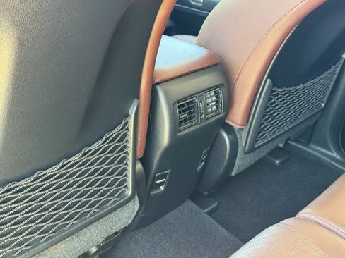 Used 2017 Toyota 4Runner Limited AWD/4WD image 32