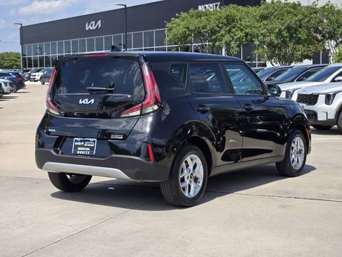 Certified 2025 Kia Soul LX FWD image 4