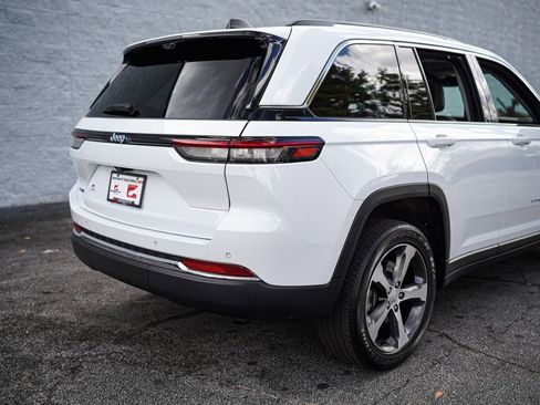 Used 2023 Jeep Grand Cherokee 4WD 4xe w/ Luxury Tech Group II image 15