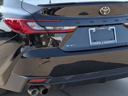 Used 2025 Toyota Camry SE FWD image 7