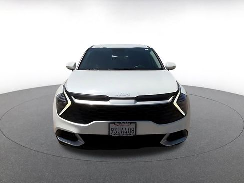 Used 2025 Kia Sportage LX FWD image 4