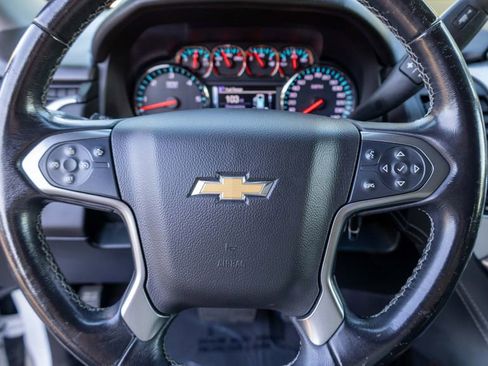 Used 2019 Chevrolet Suburban LT image 23