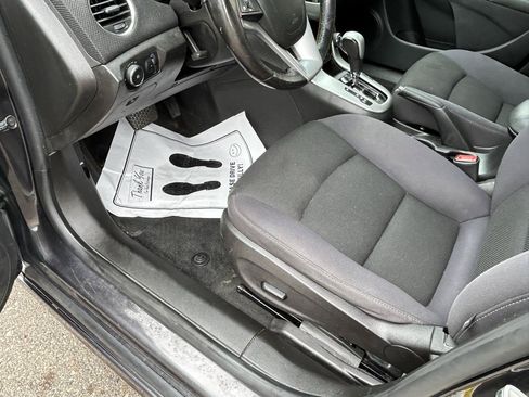 Used 2014 Chevrolet Cruze LT w/ RS Package FWD image 10