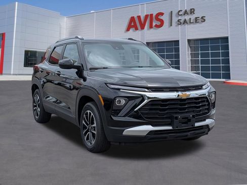 Used 2025 Chevrolet TrailBlazer LT AWD/4WD image 3