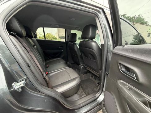 Used 2018 Chevrolet Trax LT w/ LT Convenience Package AWD/4WD image 25