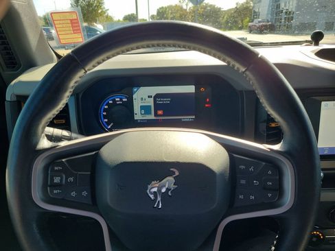 Used 2022 Ford Bronco Badlands w/ Sasquatch Package image 18