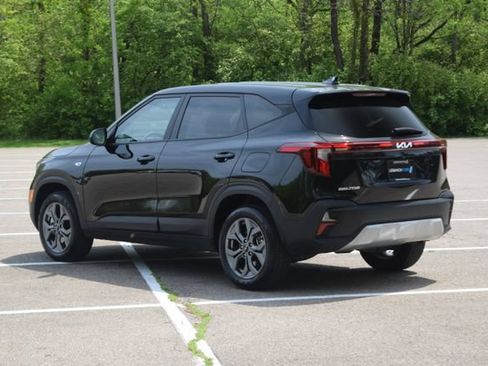 Used 2025 Kia Seltos LX AWD/4WD image 22