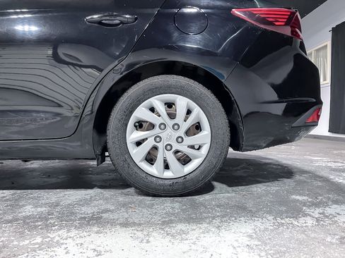 Used 2019 Hyundai Elantra SE w/ Cargo Package image 11