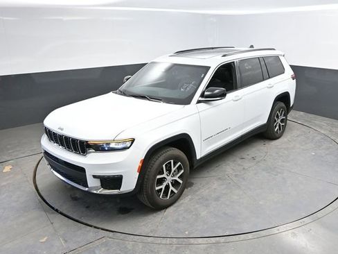 Used 2024 Jeep Grand Cherokee L Limited w/ Luxury Tech Group II image 44