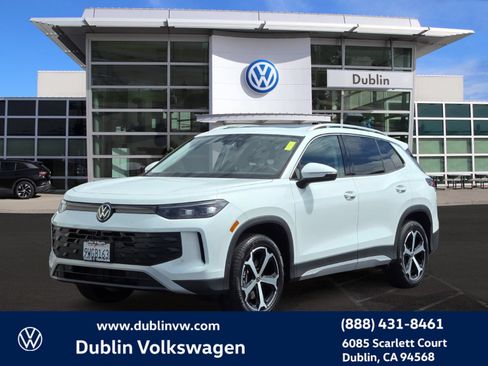 Certified 2026 Volkswagen Tiguan SE AWD/4WD image 8