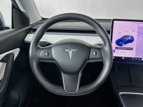 Used 2021 Tesla Model Y Long Range AWD/4WD image 16
