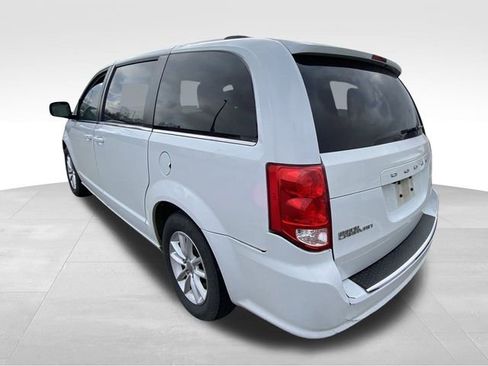 Used 2019 Dodge Grand Caravan SXT image 7