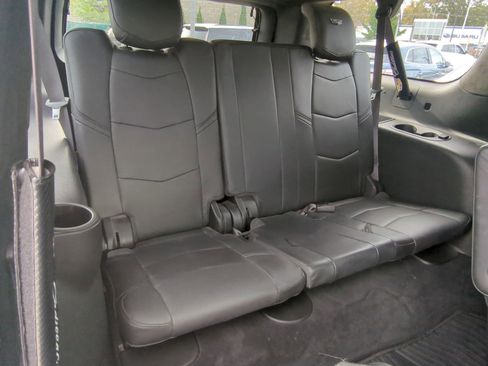 Used 2016 Cadillac Escalade ESV Platinum image 29