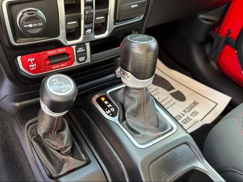 Used 2020 Jeep Gladiator Rubicon AWD/4WD image 22