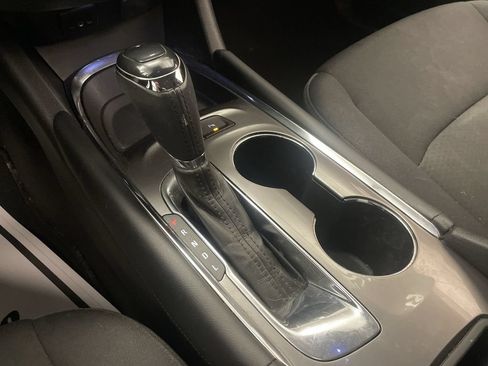 Used 2016 Chevrolet Malibu LT FWD image 10