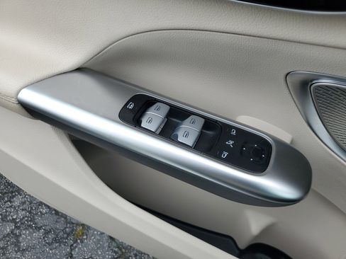 Used 2023 Mercedes-Benz C 300 Sedan image 30