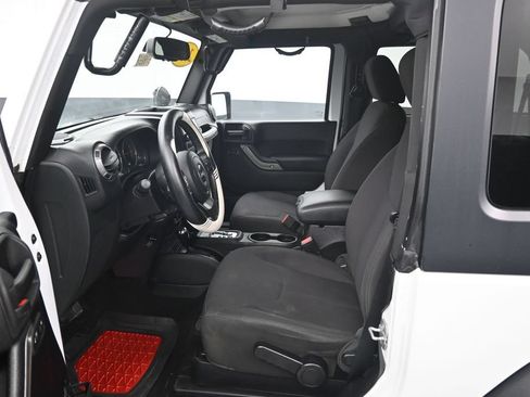 Used 2015 Jeep Wrangler Sport AWD/4WD image 9