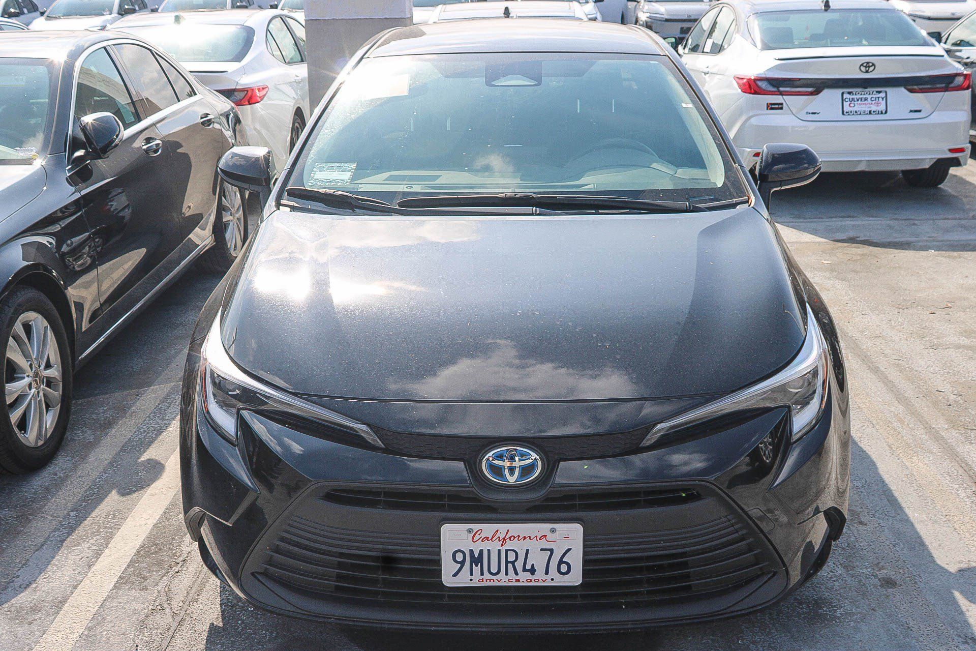 Used 2024 Toyota Corolla LE FWD image 3