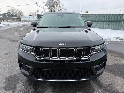 Used 2023 Jeep Grand Cherokee Laredo w/ Luxury Tech Group I image 3