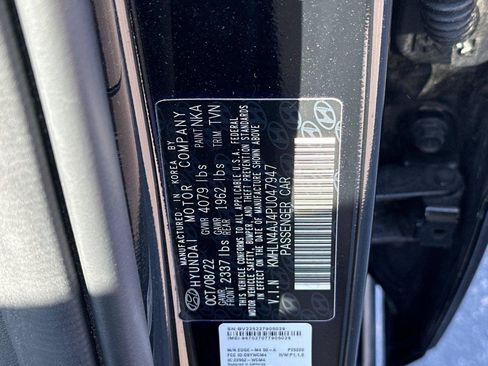 Used 2023 Hyundai Elantra Limited w/ Preferred Accessory Package FWD image 28