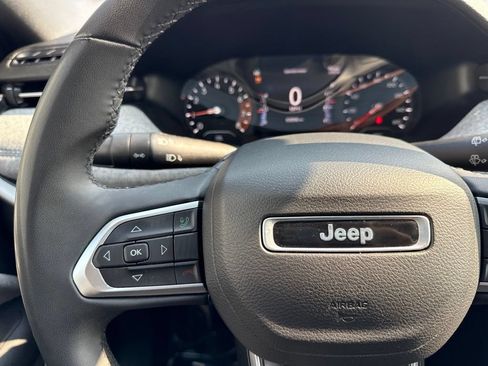 Used 2024 Jeep Compass Latitude AWD/4WD image 23