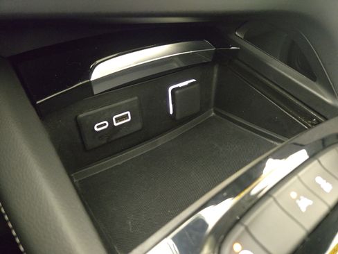 Certified 2023 Buick Envision Essence w/ Sport Touring Package image 28