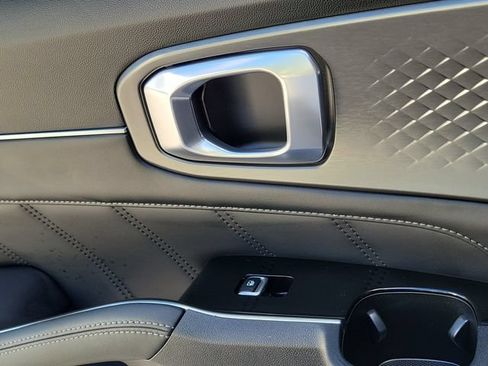 Certified 2023 Kia Sorento SX FWD image 14